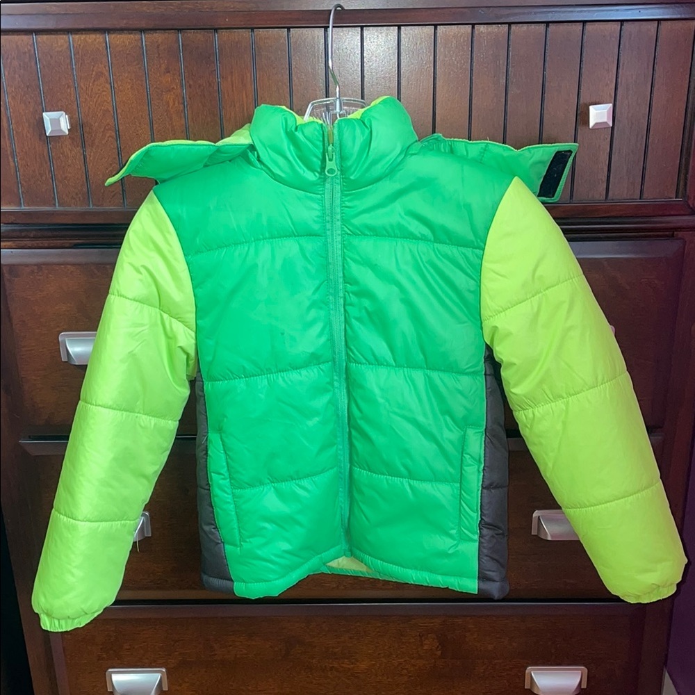 Kids Green Puffer Jacket 📚